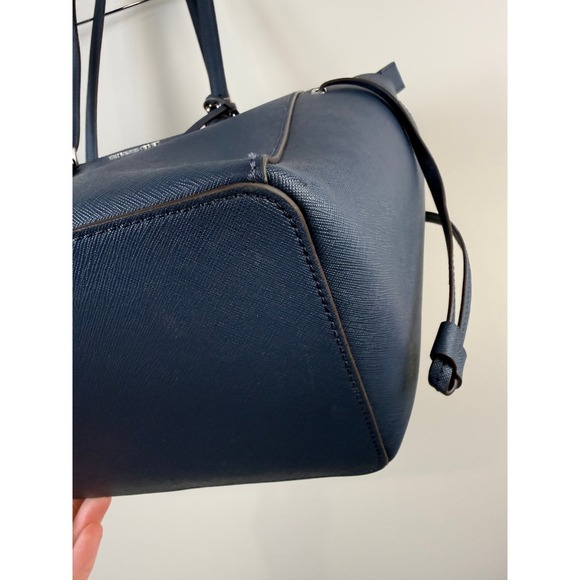 Michael Michael Kors Gilly Large Drawstring Travel Tote Leather Navy Blue Bag - Picture 5 of 15